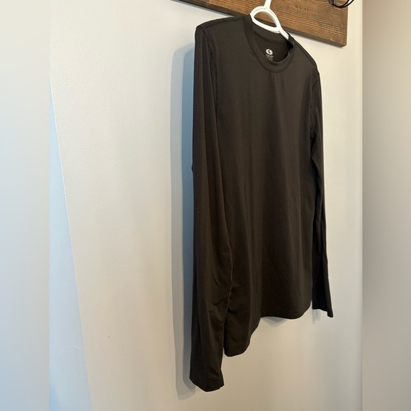 Men’s Athletic Works Long sleeved Black coloured basic T size Small - Picture 3 of 4